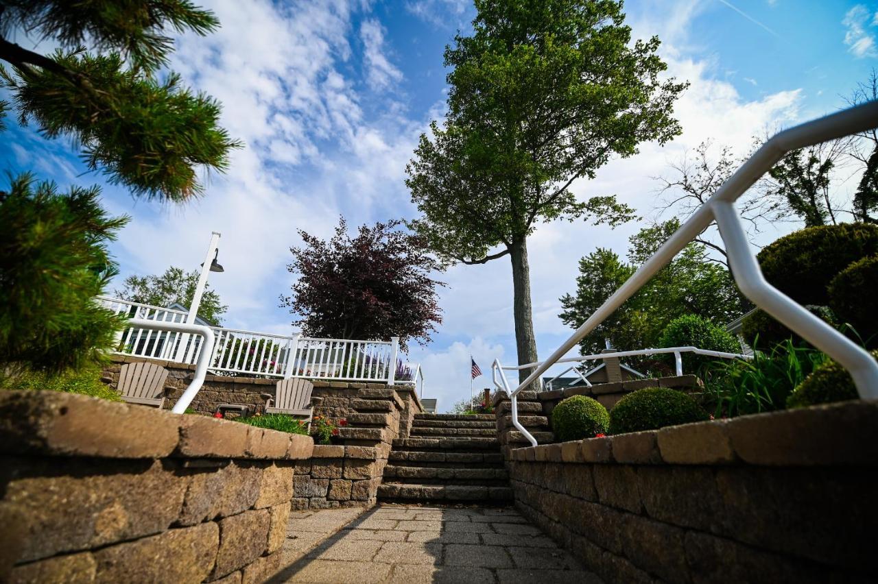 The Lakehouse Inn Geneva Dış mekan fotoğraf