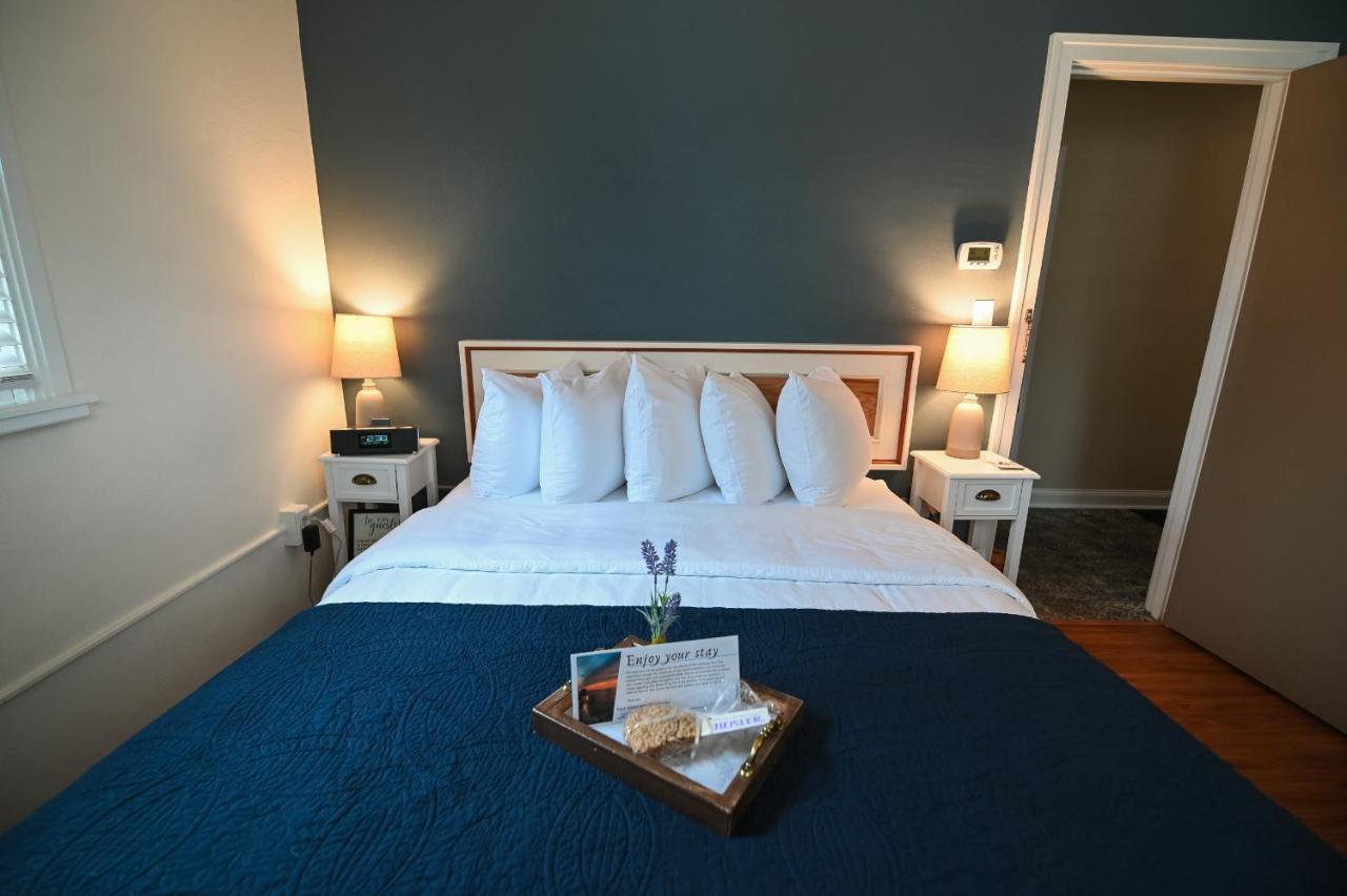 The Lakehouse Inn Geneva Dış mekan fotoğraf