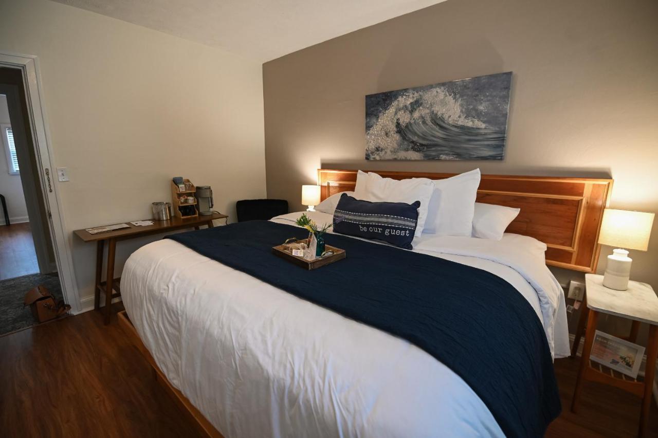 The Lakehouse Inn Geneva Dış mekan fotoğraf